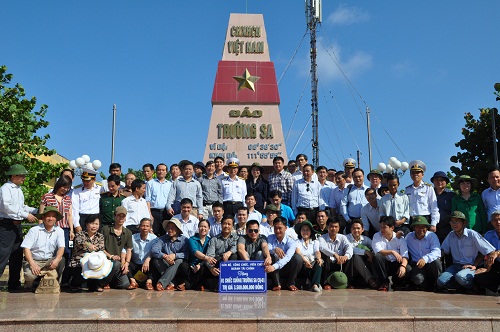 ក្រុមការងាររបស់ផ្នែកទ័ពជើងទឹកទស្សនកិច្ច Truong Sa